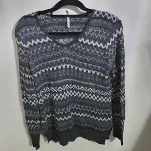 Vanity Women's Gray Patterned Sweater, Size M